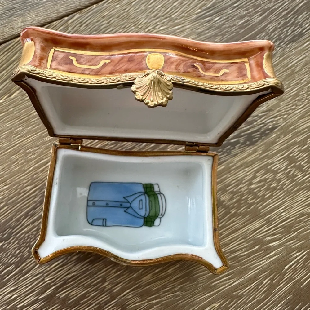 Limoges France Peint Main porcelain Trinket Box Chest - Picture 3 of 9